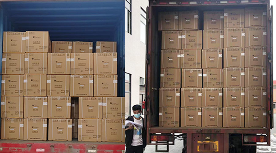 集裝箱裝柜進(jìn)行時(shí)！金環(huán)電器客戶迷你洗衣機(jī)順利發(fā)貨！