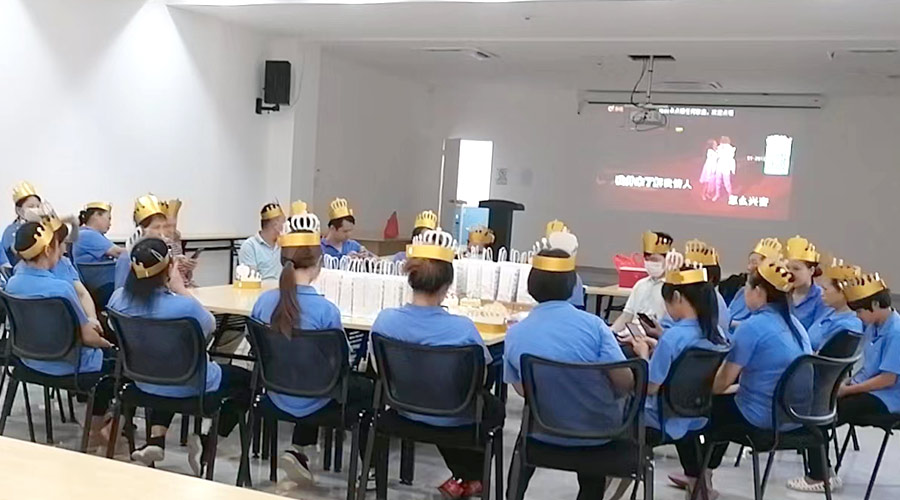 歡聚一堂 溫暖相伴！金環(huán)電器舉辦9月員工生日會(huì)