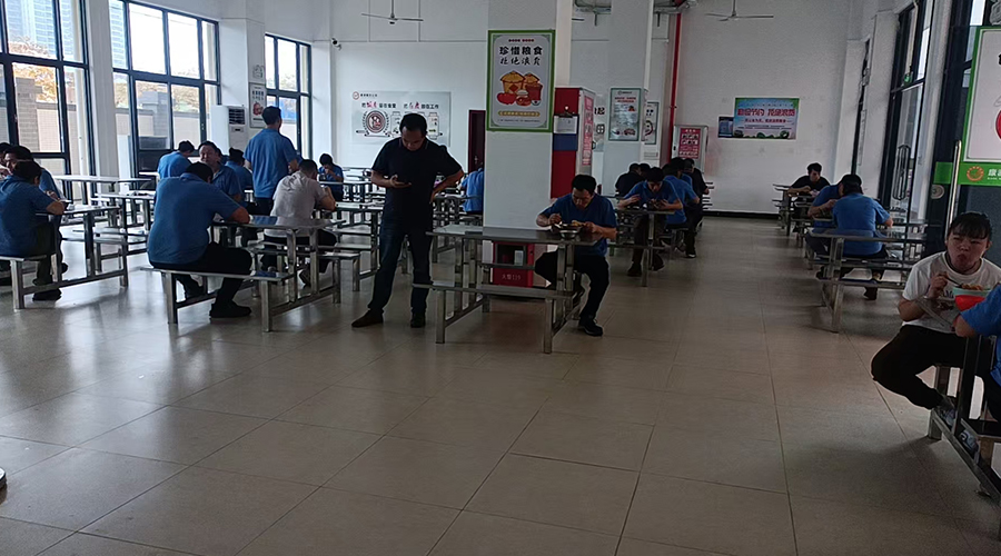 潔凈飯?zhí)檬刈o員工健康，金環(huán)電器夯實生產根基