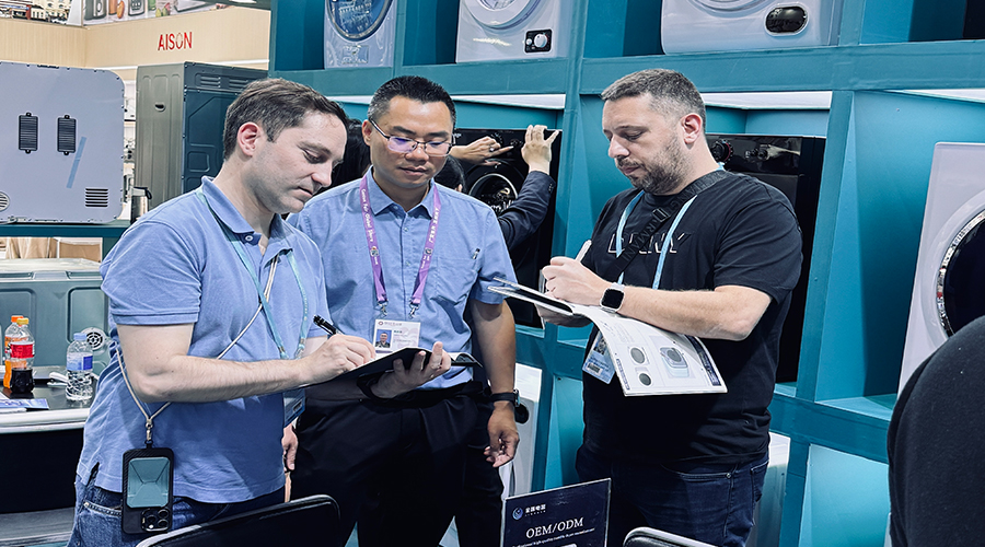 廣交會次日：老友重逢與新約初定